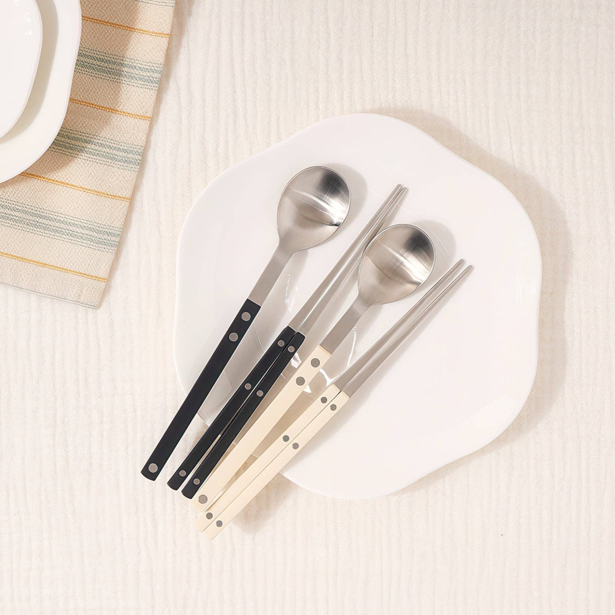 Bogen Sentier Satin Flatware: Sky